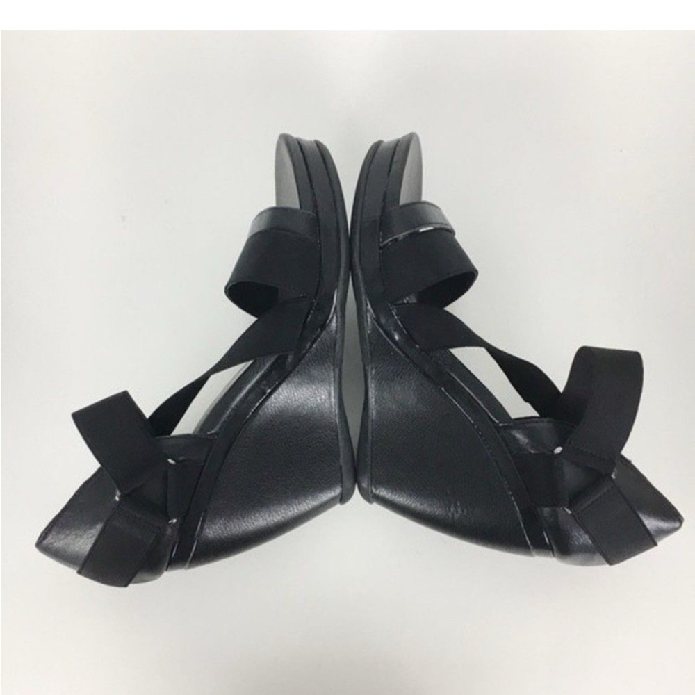 Reaction Kenneth Cole Black Wedge Sandals